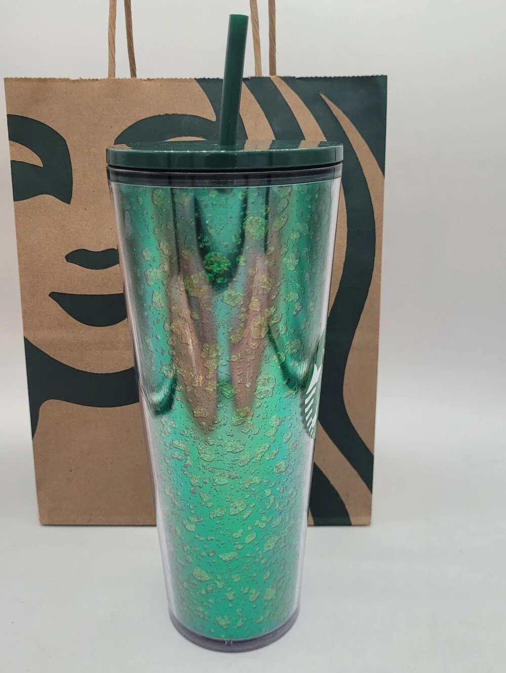 Starbucks shimmering emerald green glitter Venti 24 Ounce